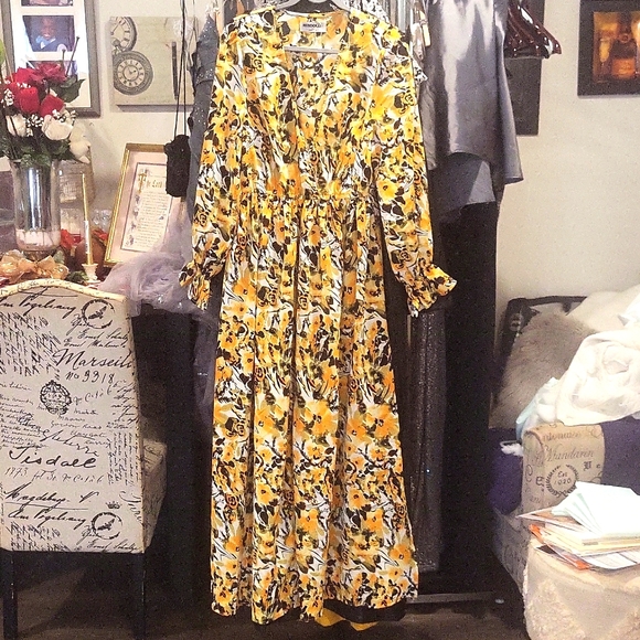 Rebdolls Dresses & Skirts - Yello sunflower ReBdolls, L